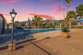 Charming dog-friendly, 2BR-1BA with Pool, Mountain Views - Low Summer Rates! - 6