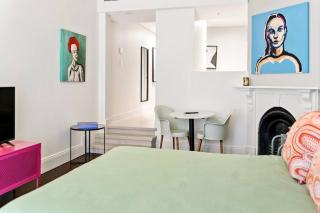 The Vegemite Suite - Heritage Studio with Balcony - 9