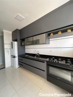 APTO BEIRA MAR - ACONCHEGANTE _ VARANDA GOURMET - WIFI - NETFLIX - TV A CABO - PRAIA GRANDE - 4