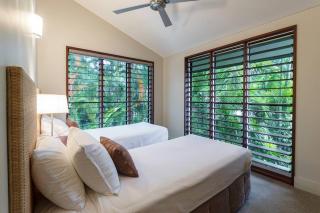 Leilani Tiare - stylish villa on Four Mile Beach - Port Douglas - 1