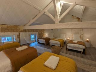 Maison spacieuse avec terrasse, proche CNDBI, idéale pour familles et événements, animaux acceptés. - FR-1-653-249 - Saint-Yrieix-sur-Charente - 7
