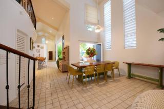 The Condo - A Spacious Villa Near Beach and Town - 3