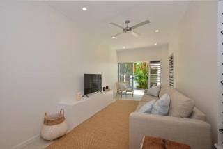 29 Beachfront Mirage - 4 Bedroom Luxury House - Port Douglas - 1