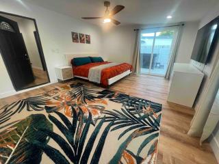 The Peacock Villa - 8 Bdr 4 Bth 14 Bds - 1