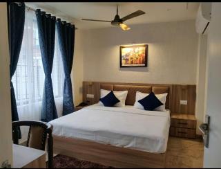 Tirtha Hotel - Varanasi - 7