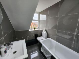 SuperValue Suite 3 - Fast WiFi, Hotel Linen, Keyless Entry, City only 10 Mins - BY PROPERTY PROMISE - Cardiff - 6