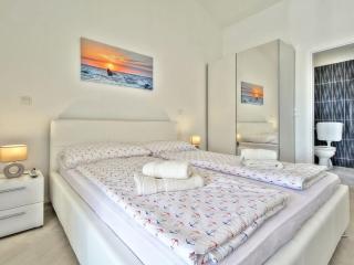 Exklusive 4-Sterne-Villa Mare - WLAN - Pool - Grill - Plovanija - 3