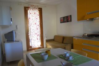 Colorful apartment with fenced garden and fireplace - Bibione - 9