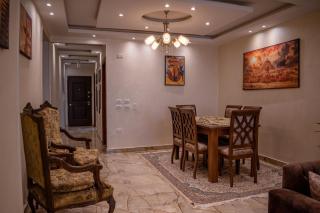 شقه فندقيه فاخره رؤية مفتوحه للأهرامات - Il Cairo - 4