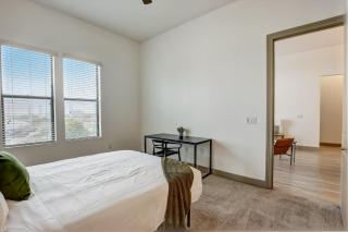 Modern 2BR CozySuites on Town Lake waterfront 12 - Tempe - 3