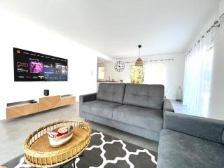 Villa Victoria #8 persons #3 Bedrooms #Terrace # garage Beach - Calm and Clim - Roquebrune-Cap-Martin - 0