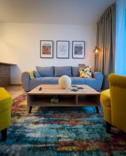 Quiet Apartment with Garden and Free Parking - 9