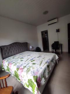 Casa 2 qtos, sendo suíte com cama Queen ar condicionado - Guapimirim - 4