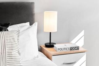 City Centre - Two Bedroom Apartment - Juliet Balcony - Secure Parking - WIFI - Smart TV - Top Rated -33S - 7