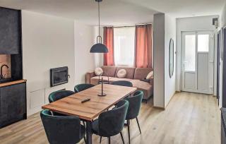 6 Bedroom Stunning Home In Podgrade - 5