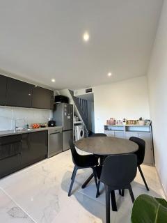 T2 Duplex climatisé et rénové avec terrasses - Hyères Port - Hyères - 5