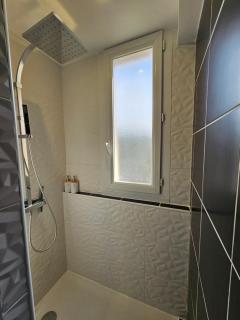 Charmant & spacieux 3 chambres - MM Apartment - Lyon Grand Parilly - 1