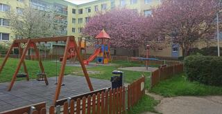 Family apt for 6, 10mins to Centre, Free parking, Quiet location, New Furniture, Balcony - Prague - 3