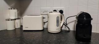 Large 2 bed flat in Bolton - 1