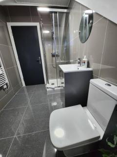 SuperValue Suite 7 - Fast WiFi, Hotel Linen, Keyless Entry, City only 10 Mins - BY PROPERTY PROMISE - Cardiff - 9