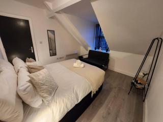 SuperValue Suite 7 - Fast WiFi, Hotel Linen, Keyless Entry, City only 10 Mins - BY PROPERTY PROMISE - Cardiff - 4