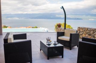 Apartment with a private pool, enchanting view, beach - by Traveler tourist agency ID 2122 - Vrbnik - 1