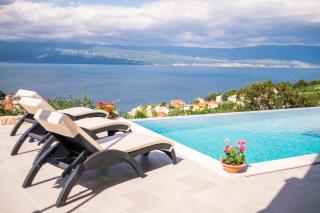 Apartment with a private pool, enchanting view, beach - by Traveler tourist agency ID 2122 - Vrbnik - 8