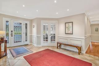 Gorgeous Creek Side Ranch-Style Estate With Dock - 6