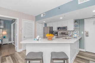 Breathtaking Views! Stunning 2BR Suite with Gorgeous Updates-Palace Resort 1207 - Myrtle Beach - 1