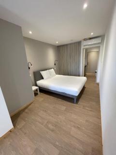 LE SALVADOR - Appart'Hôtel de 18m2 à 44m2 - La Talaudière - 1