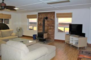 Lakehouse chalet on Sky Lake Ontario 5 bedrooms - Red Bay - 3