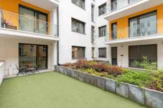 Terrace Vista-Modern 2BR Retreat - Budapest - 2