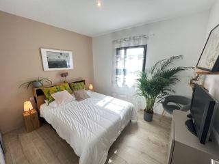 3 bedrooms new house with heated swimming pool - 5
