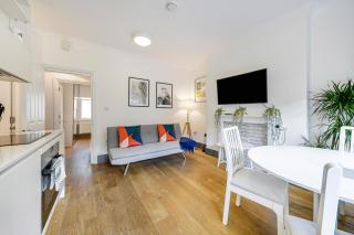 Modern one bedroom in Fitzrovia, Central London - 3
