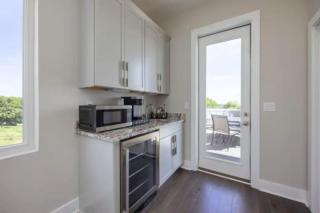 Luxury four-story Home with Rooftop views, 10min to Downtown! Sleeps 12! - 1