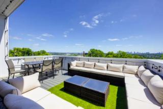 Luxury four-story Home with Rooftop views, 10min to Downtown! Sleeps 12! - Nashville - 8