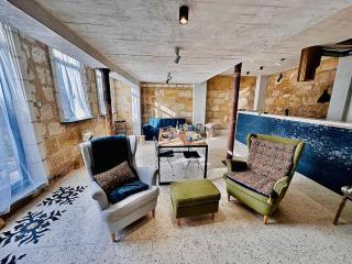The Hidden Gem Of Bordeaux - Lormont - 8