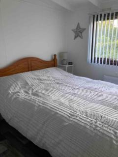 7F Cwtch Cymru Lodge, Caer Beris Holiday Park - no commercial vehicles permitted on site - 7