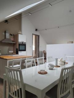 Gîte rural 3 épis "Aux Pieds des Ar'den" - chambre 1 isolée et chambre 2 dans hall de nuit - 34 rue du Château à 5564 Wanlin - 4 adultes et 2 enfants - 0