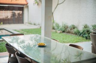 Villa Lora: Retreat for Tranquility and Bliss - Sanur - 2