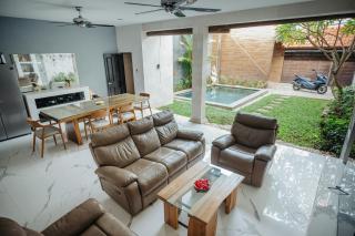 Villa Lora: Retreat for Tranquility and Bliss - Sanur - 1