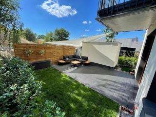 Modern apartment with spacious backyard by Matt - Varsavia - 0