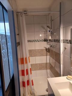 Studio neuf confortable à 10 min à pied de la gare - Nîmes - 5