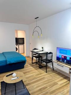 Modern Central Apartments - Tirana - 1