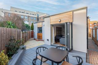 Stylish 2 Bed Bungalow in East Ham, Close to Excel - Londra - 7