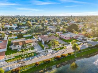 Oasis with Pool Spa Games 5BR L21 - Miami Gardens - 2