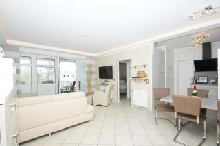 mit Meerblick und Balkon, gratis Nutzung vom AHOI Erlebnisbad und Sauna in Sellin - FeWo Ostseeperle Nr 17 - Göhren - 3