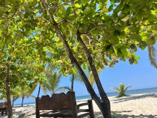 Waves and Wanderlust-Diani Beach - Diani Beach - 5