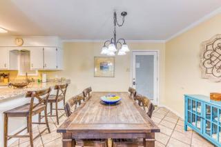 Comfy Condo ~ Steps away from the beach! - Gulf Shores - 4
