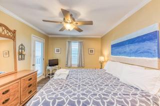 Comfy Condo ~ Steps away from the beach! - Gulf Shores - 1